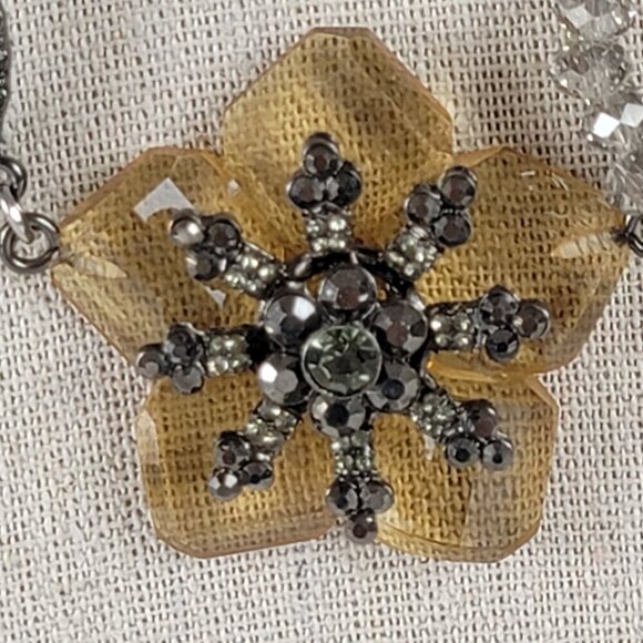 Simply Vera Wang Crystal Bow Statement Necklace 20.5 In Lobster Clasp - Picture 3 of 10
